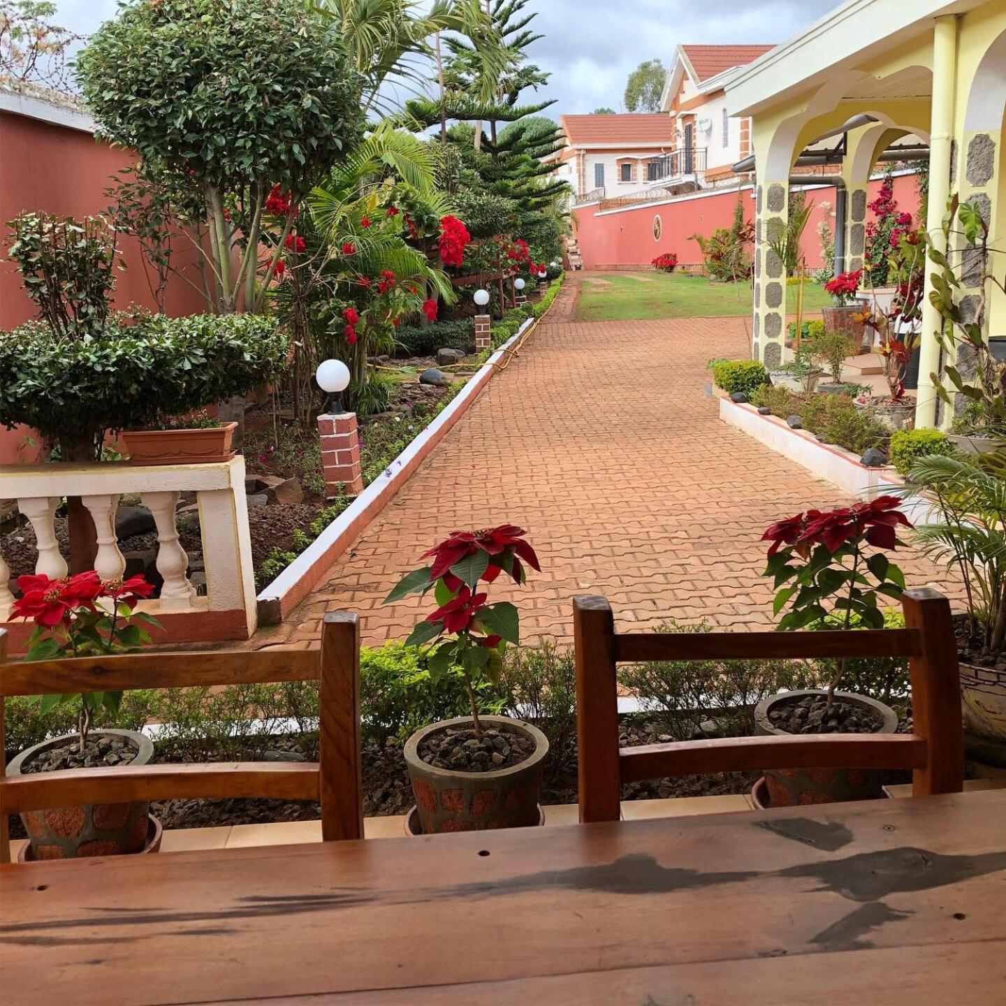 Petite Flower Guest House Talata-maty Room photo